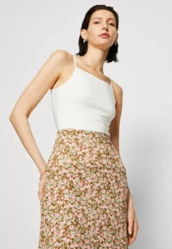 Anna Field Top - Off-White -Anna Field Shop 002bafc69fb44bd8bdc90c9b68b08485 scaled