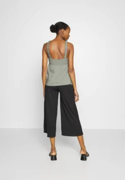 Anna Field MAMA Top - Light Green -Anna Field Shop 005cc7cc6bd7413696eb49a2ce1a868e scaled