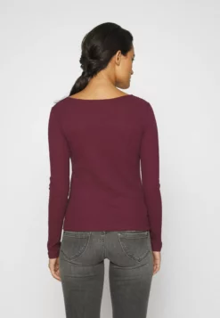 Anna Field Long Sleeved Top - Dark Red 2 Anna Field Long Sleeved Top - Dark Red -Anna Field Shop 046df6c906fe46fa825bb629cf737779 scaled