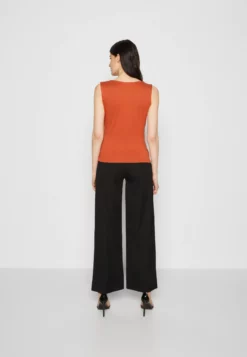 Anna Field Top - Brown -Anna Field Shop 06a1307cf5e244de84771676e4b037a5 scaled