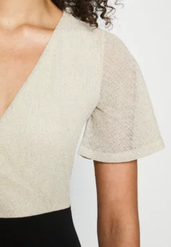 Anna Field Shift Dress - Gold/Black -Anna Field Shop 07af470e7ac04d59a128df17e84b8ad6 scaled