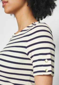 Anna Field Petite Print T-Shirt - Dark Blue White -Anna Field Shop 0b036629e0bb4620870776cc2c1e76b0 scaled