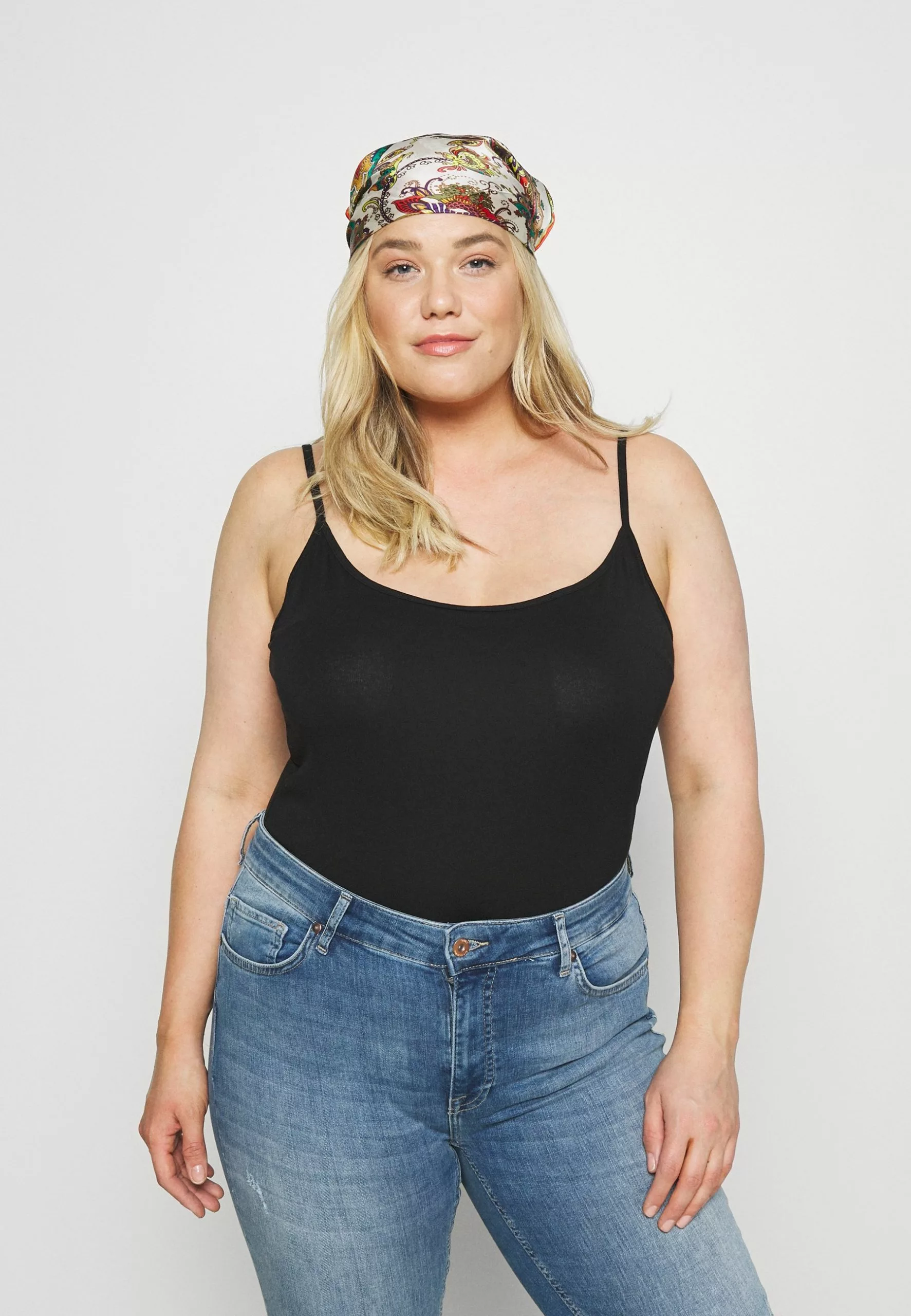 5 Pack - Top - Black/White Anna Field Curvy 5 Pack - Top - Black/White -Anna Field Shop 1266560194064cd0b56ada032f081346 scaled