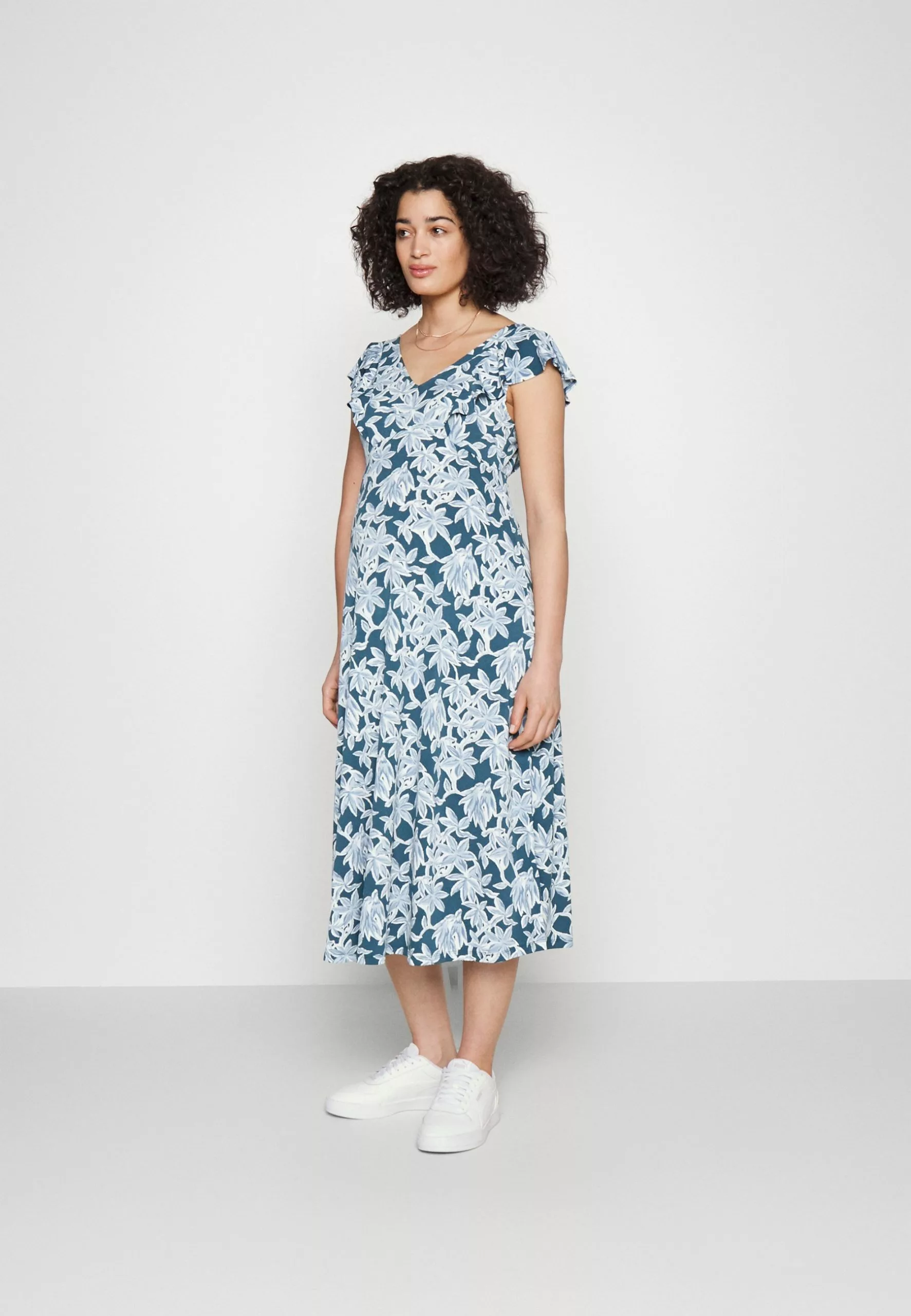 Midi V Flared Dress Witrh Ruffle Sleevees - Jersey Dress - Dark Blue/Blue Anna Field MAMA Midi V Flared Dress Witrh Ruffle Sleevees - Jersey Dress - Dark Blue/Blue -Anna Field Shop 1379d4e3dc1944e585033d65837a5a94 scaled