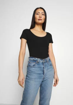 Anna Field 3 Pack - Basic T-Shirt -Anna Field Shop 14bd33a5eb8d4bc68240bce7c44df719 scaled