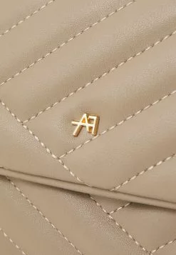 Anna Field Across Body Bag - Beige -Anna Field Shop 3131467138d64981b9ef15c03d5c0fb3 scaled