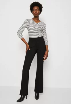 Anna Field Long Sleeved Top - White/Black -Anna Field Shop 3ffc086c9ee146228ebc54d259a5b583 scaled