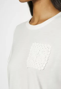 Anna Field Basic T-Shirt - Off White -Anna Field Shop 44c72e0e1ab34b288a4d7ccabf0c69ac scaled