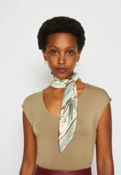 Anna Field Print T-Shirt - Print T-Shirt -Anna Field Shop 487fb0aad95b4f61b34daa8dbd015832 scaled