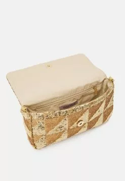 Anna Field Clutch - Gold -Anna Field Shop 4e007ca27568453a88be83381cddd197 scaled
