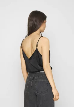 Anna Field Petite Top - Black -Anna Field Shop 510d457e069d4e818bd99dc82a9adf60 scaled