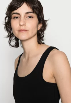 Anna Field Basic Tank 3Er Pack - Top -Anna Field Shop 5455a73c86424a53a3fb2c1eae1b7f29 scaled