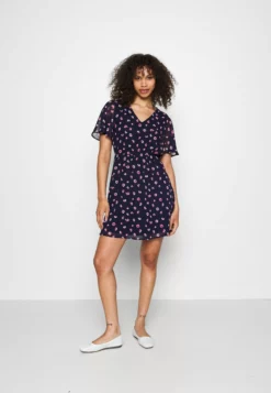 Anna Field V-Neck Sleeve Dress- Day Dress - Dark Blue/Pink -Anna Field Shop 5a0ab6e62ef34b5ab4ed98fb7e0cc1ed scaled