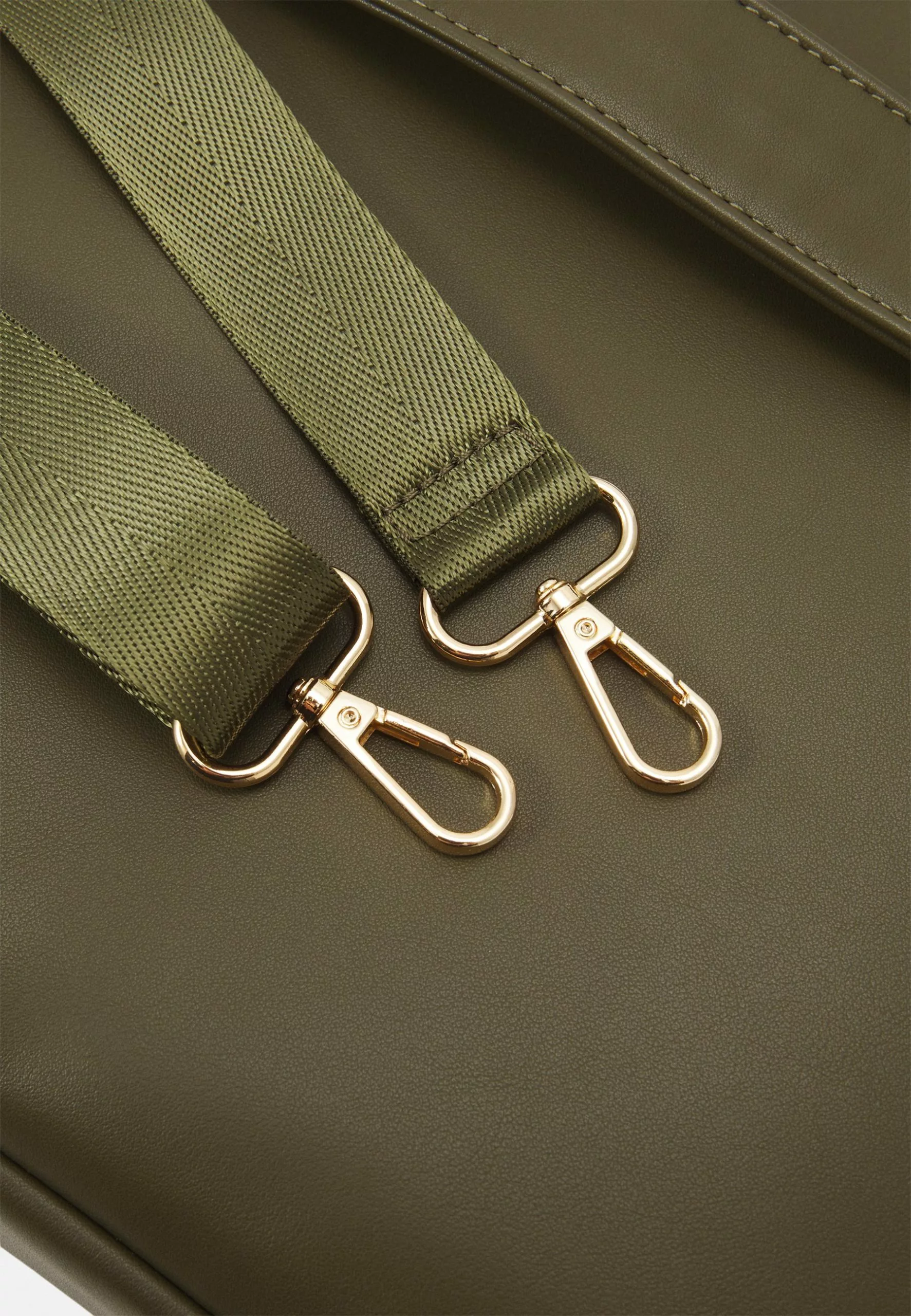 Laptop Bag - Taupe Anna Field Laptop Bag - Taupe -Anna Field Shop 5ed0b1fe179a4235b5655ab652b0eea8 scaled