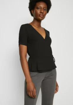 Anna Field Print T-Shirt - Print T-Shirt 3 Anna Field Print T-Shirt - Print T-Shirt -Anna Field Shop 659d90f752aa4dcfbfcc8c0a4581db4d scaled