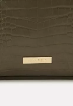 Anna Field Laptop Bag - Taupe 3 Anna Field Laptop Bag - Taupe -Anna Field Shop 67b14f723bda4614b7a172fed004ae23 scaled