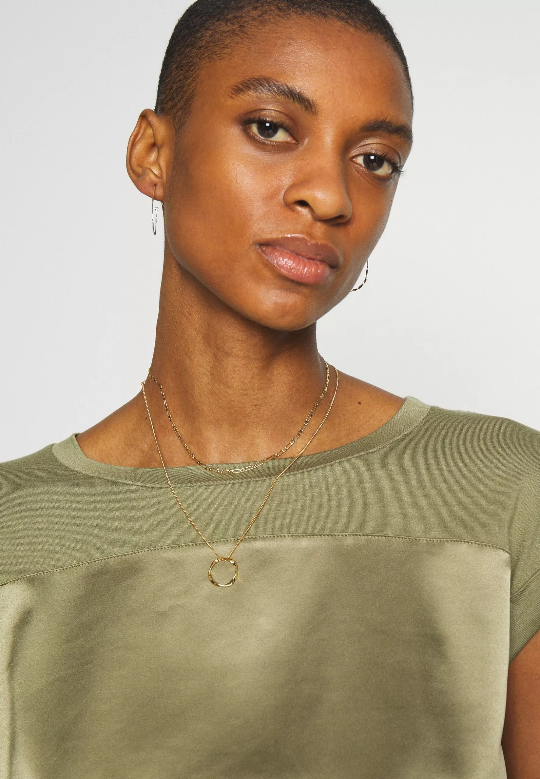 Print T-Shirt - Martini Olive Anna Field Print T-Shirt - Martini Olive -Anna Field Shop 6bf65d6a29eb45b498b0b0a3257886db scaled