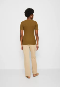 Anna Field Print T-Shirt - Khaki 2 Anna Field Print T-Shirt - Khaki -Anna Field Shop 6bf9fccf04ac4778b04273f9c945c4a3 scaled