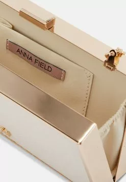 Anna Field Clutch - Gold-Coloured -Anna Field Shop 8085ce9e9f3d4abcb061331df354a79a scaled
