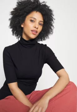 Anna Field Petite Basic T-Shirt - Black -Anna Field Shop 84756f1e02784679be2f3a2b7cfb01e0 scaled