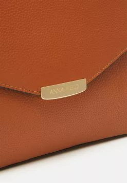 Anna Field Handbag - Cognac 4 Anna Field Handbag - Cognac -Anna Field Shop 861e95588ee14dfdb6830b90bef47d18 scaled