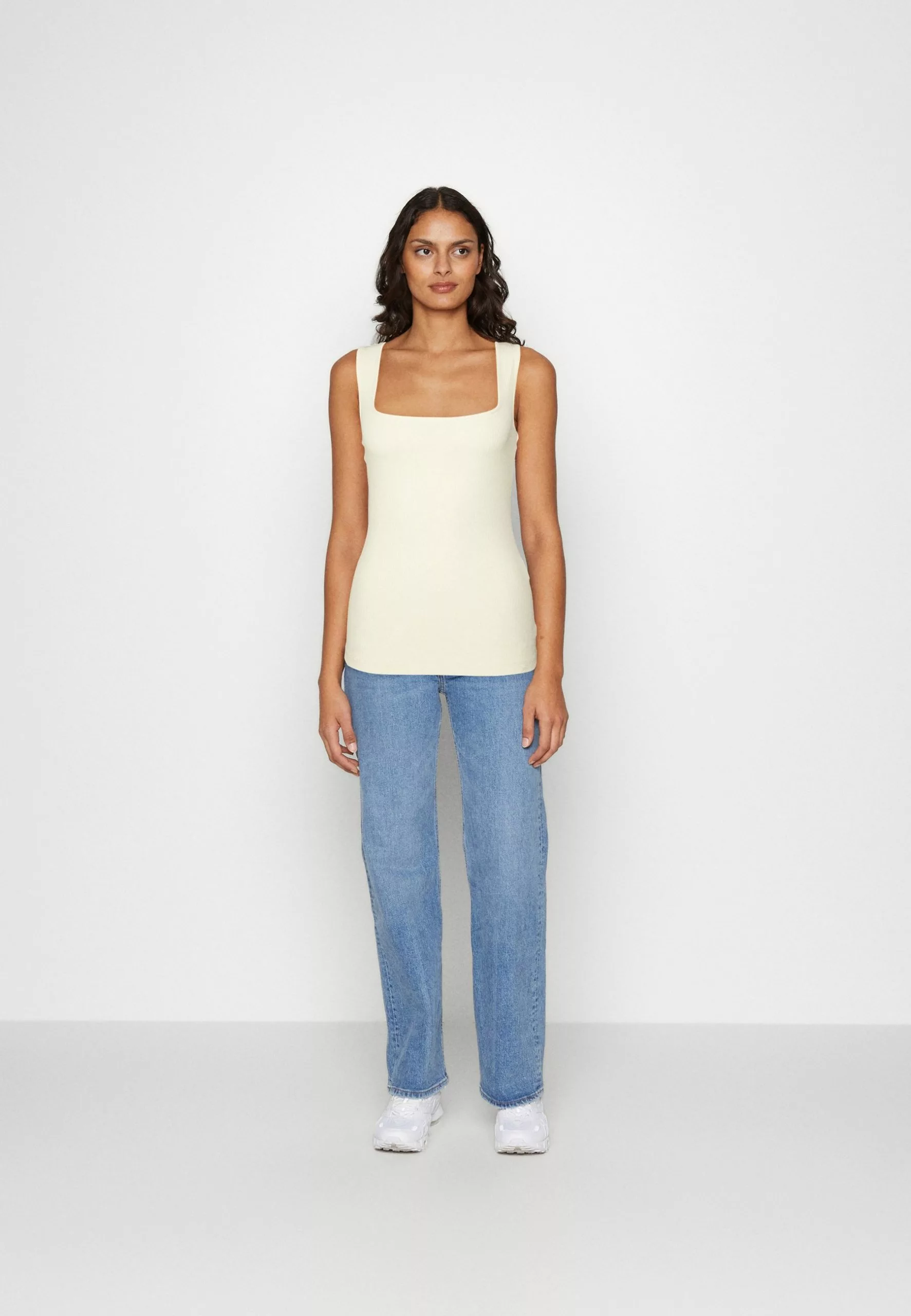 Top - Sand Anna Field Top - Sand -Anna Field Shop 88c8018eac5e4634be735159ec6c9b13 scaled