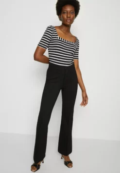 Anna Field Print T-Shirt - Black/White 3 Anna Field Print T-Shirt - Black/White -Anna Field Shop 8d8c01e431074f6c81e397f32122cd75 scaled