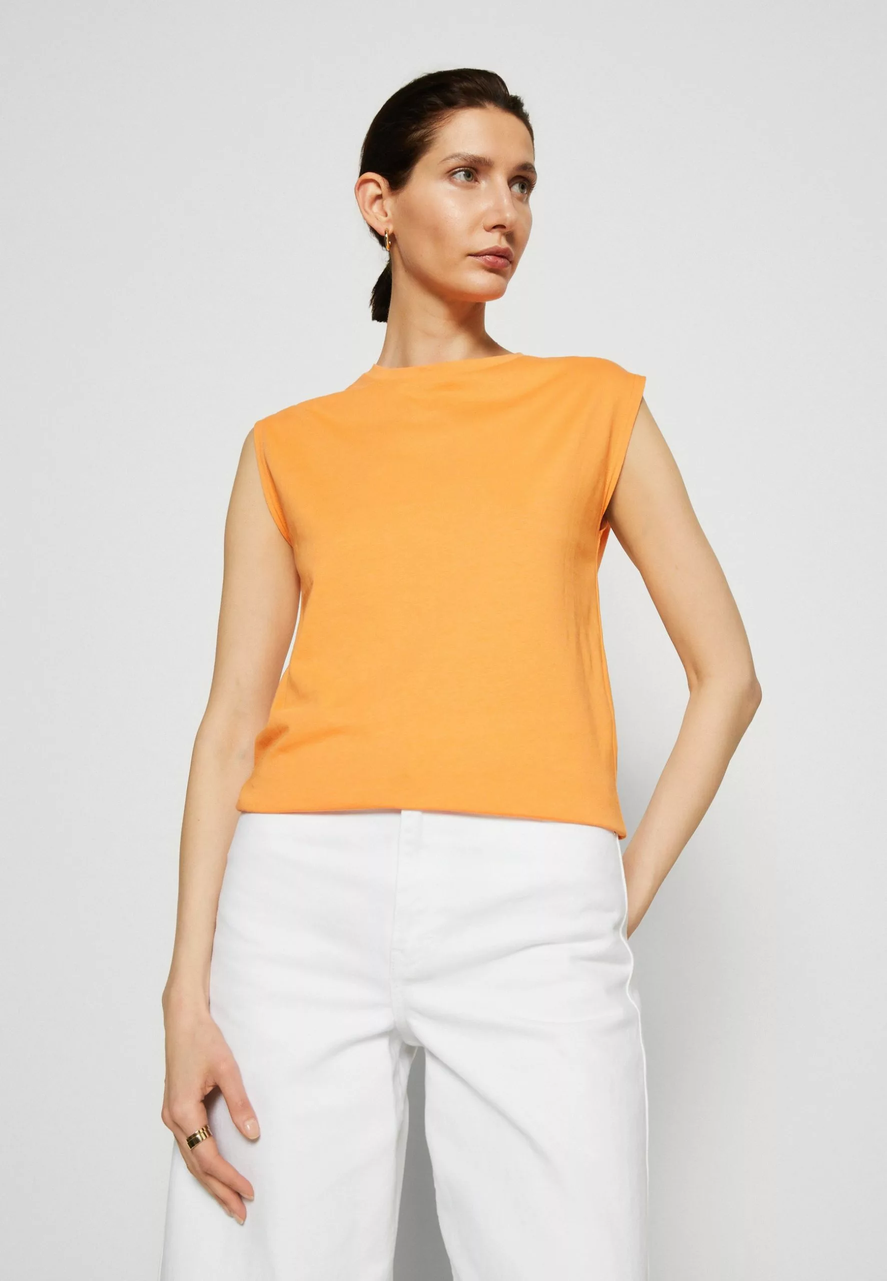 Basic T-Shirt - Orange Anna Field Basic T-Shirt - Orange -Anna Field Shop 9248d064b5d3407c926a068df53a7327 scaled