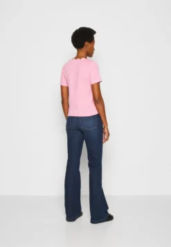 Anna Field Print T-Shirt - Pink 2 Anna Field Print T-Shirt - Pink -Anna Field Shop 973005c307474d3c9c308a53e9ba18a8 scaled