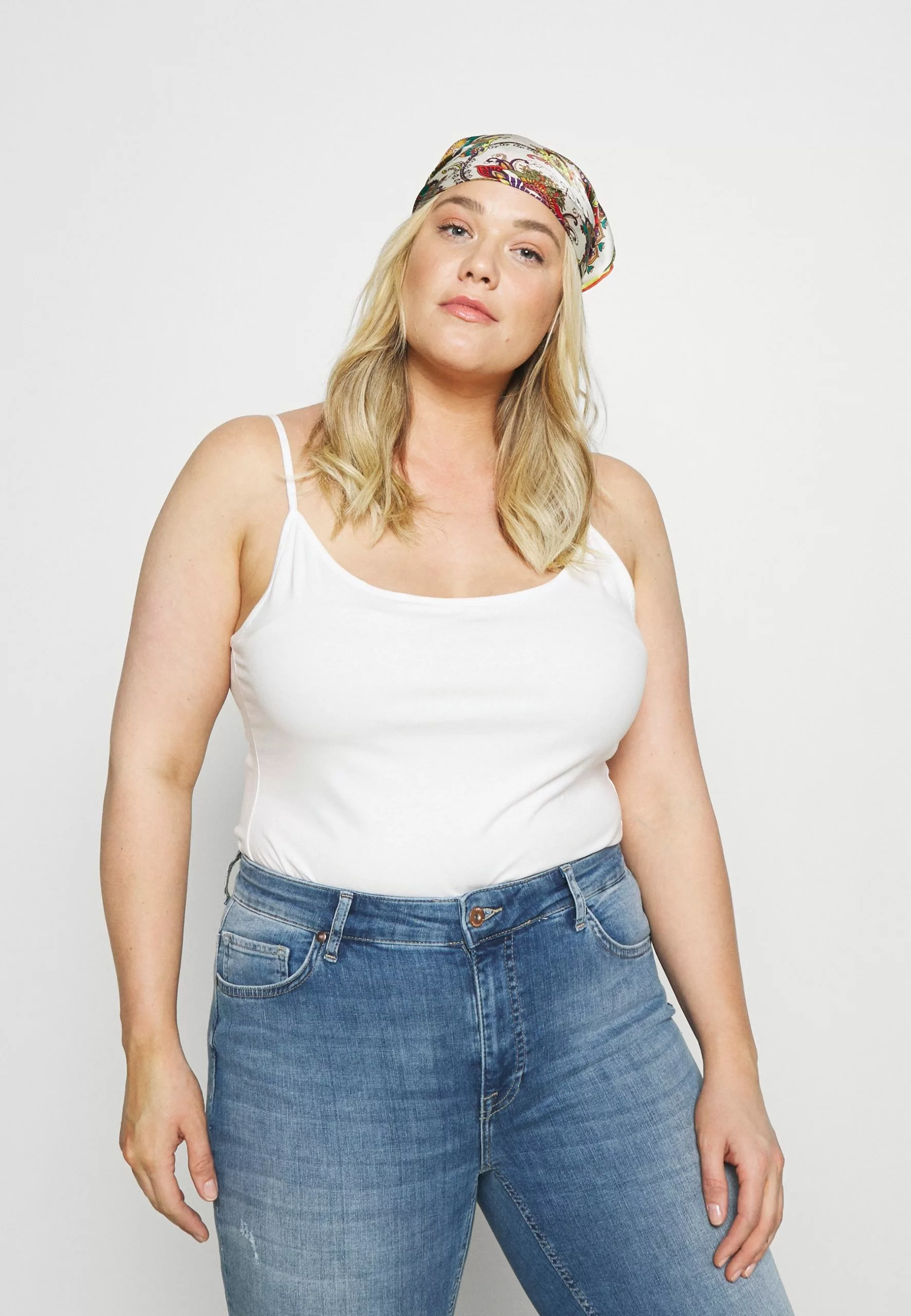 5 Pack - Top - Black/White Anna Field Curvy 5 Pack - Top - Black/White -Anna Field Shop 9a53a24c30434df98b34703be101745f scaled