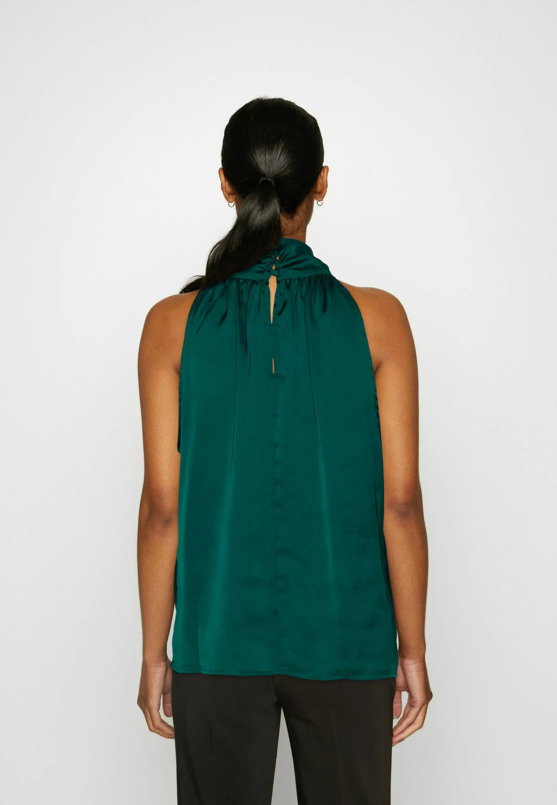 Top - Dark Green Anna Field Top - Dark Green -Anna Field Shop 9f757419a11d4f5d809e6e713bc2fb60 scaled