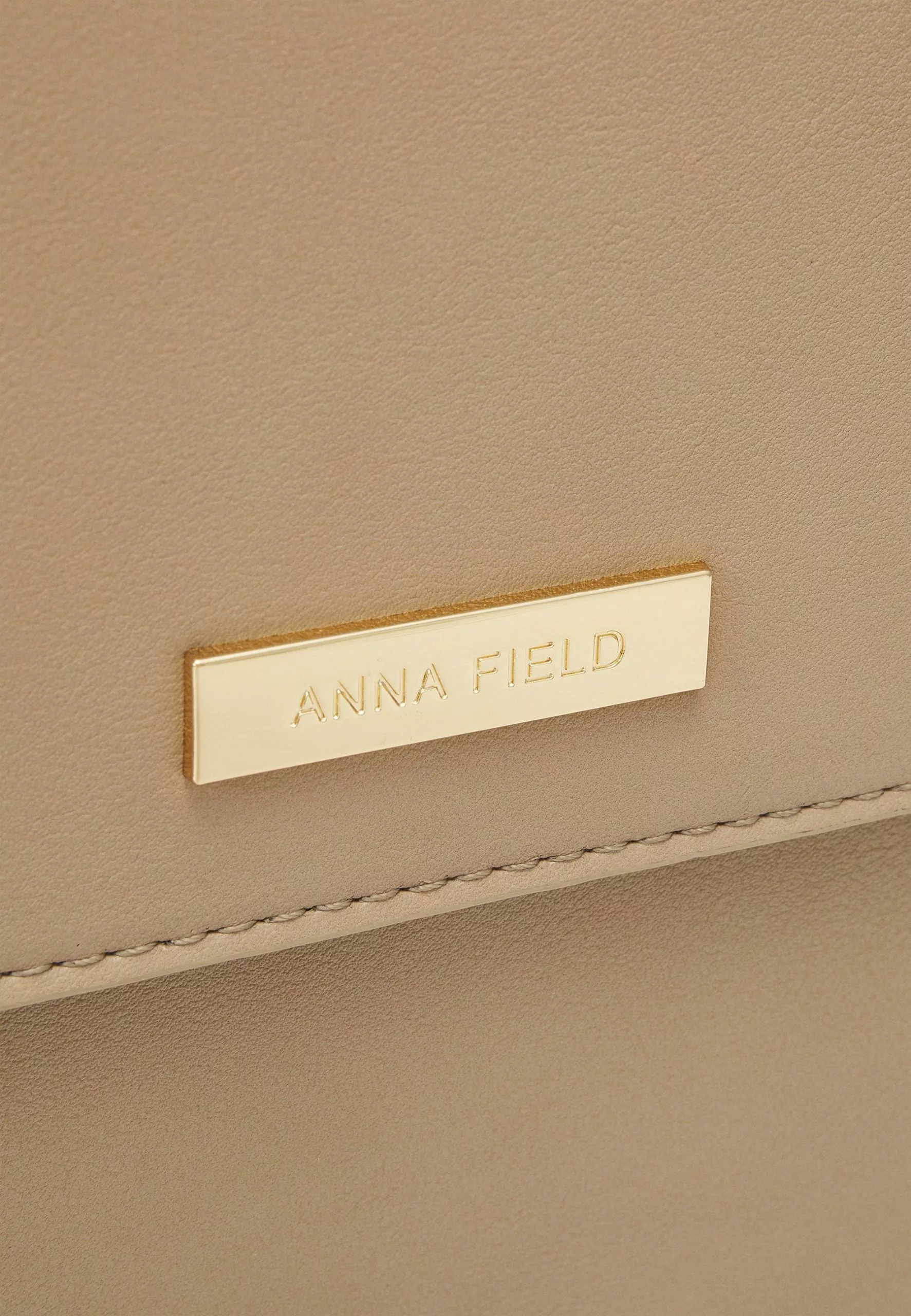 Laptop Bag - Tan Anna Field Laptop Bag - Tan -Anna Field Shop a565054d8e2d4f83b963eb734abf3e06 scaled