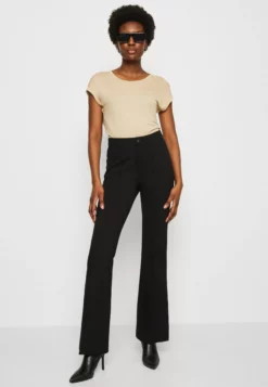 Anna Field 3 Pack - Basic T-Shirt - Beige/Off-White/Red -Anna Field Shop b7c76c2e1daa4eababf3f8c773a1e340 scaled