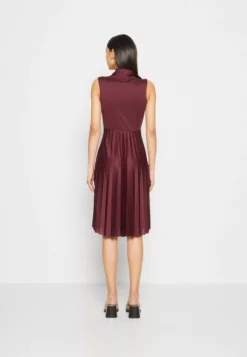 Anna Field Jersey Dress - Bordeaux -Anna Field Shop c81cc4343c03465687145f249b9eab9e scaled
