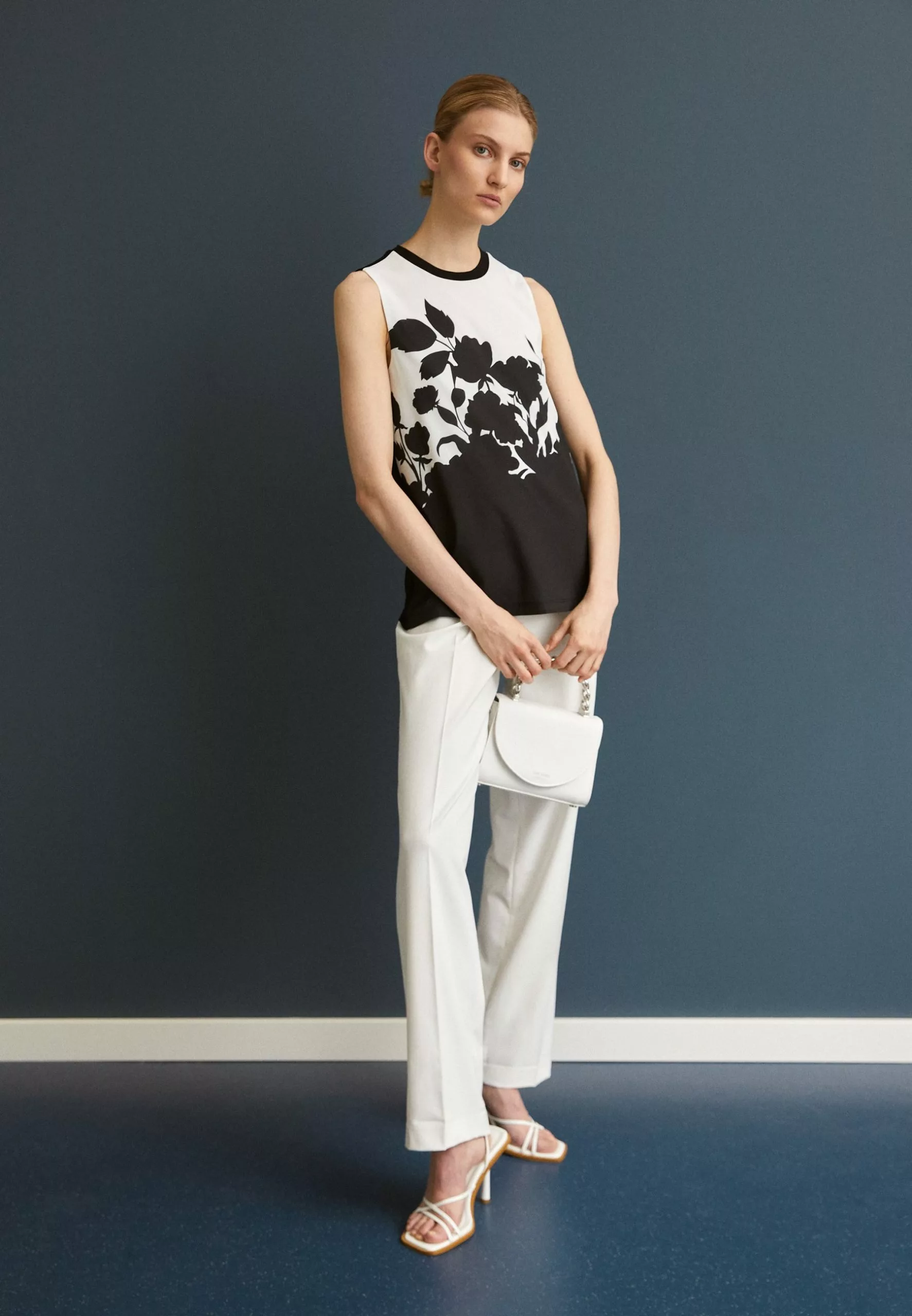 Blouse - Black/White Anna Field Blouse - Black/White -Anna Field Shop c94b62ea0d8b4cee90bf9a32d73fd6ae scaled