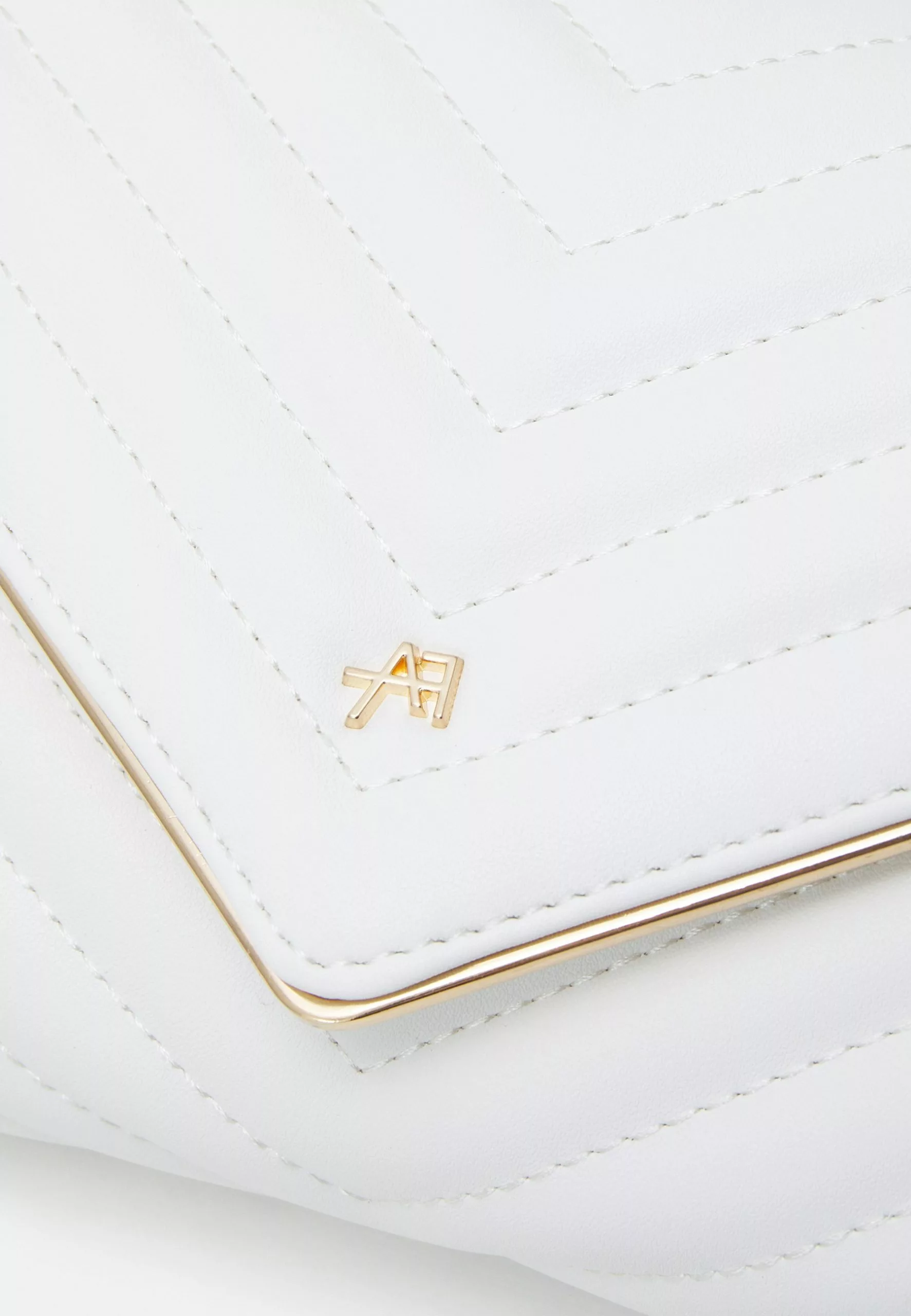 Clutch - White Anna Field Clutch - White -Anna Field Shop cf4d3dda54874e42b1a66537a4da080c scaled