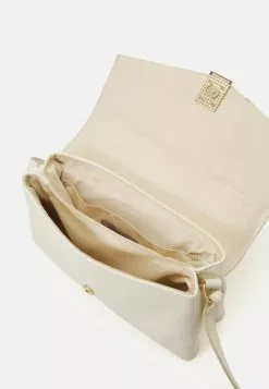 Anna Field Across Body Bag - Off-White 2 Anna Field Across Body Bag - Off-White -Anna Field Shop e5e4c2ccba7b42c38ae92062b9f279c9 scaled