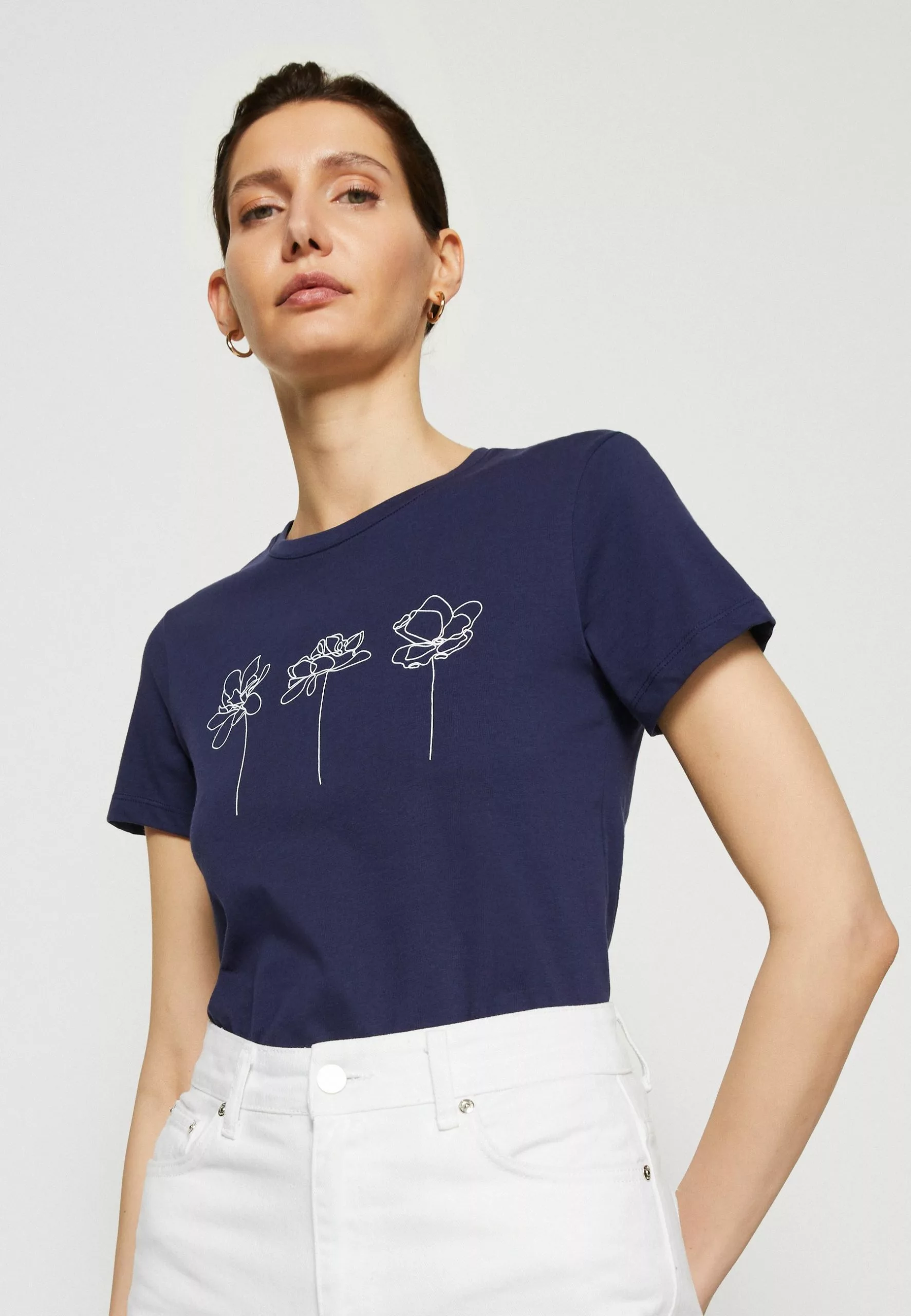 Print T-Shirt - Dark Blue Anna Field Print T-Shirt - Dark Blue -Anna Field Shop e914bfe4ef3a4357a64a49cccae44940 scaled