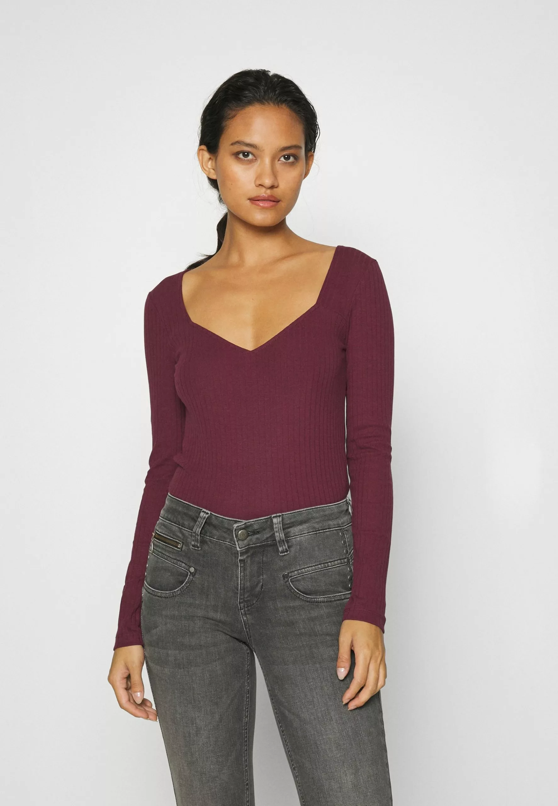 Long Sleeved Top - Dark Red Anna Field Long Sleeved Top - Dark Red -Anna Field Shop efa83526e7234eff8631df7e0c8f8b37 scaled