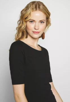 Anna Field Basic T-Shirt - Black -Anna Field Shop fcb6d62c5fdf45e0a6f82918e21e656d scaled