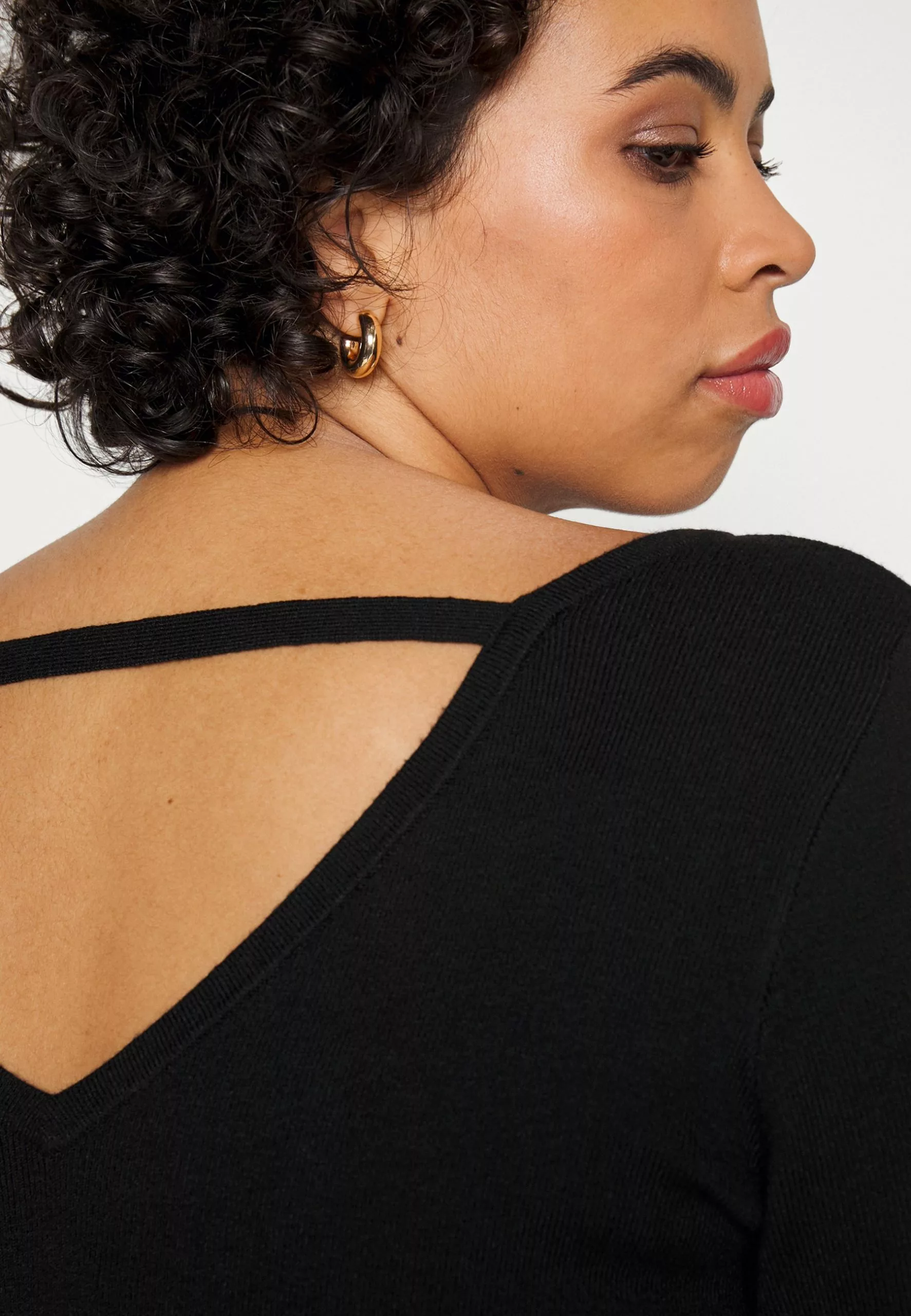 Offener Rücken Mini Strickkleid - Shift Dress - Black Anna Field Curvy Offener Rücken Mini Strickkleid - Shift Dress - Black -Anna Field Shop ff65eb4bbadf4602bc1dd60c7dff3a40 scaled