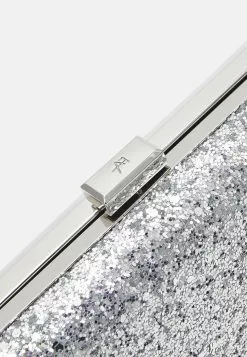 Anna Field Clutch -Silver 7 Anna Field Clutch -Silver -Anna Field Shop ffd001e63adb4763b2aa779f4e75c31d scaled
